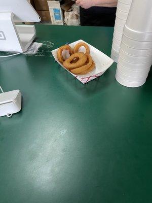 5 bucks for literally 5 onion rings  what a joke.