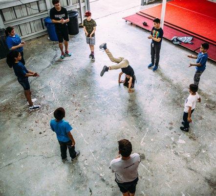 Bboy and Bgirl Cypher during breaking class!