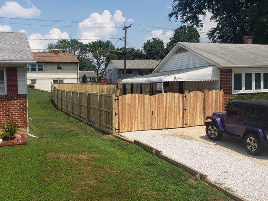 Privacy Hamilton with Arched Gates