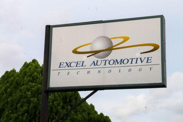 Excel Auto Tech's Logo