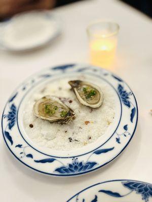 Oysters with white peppercorn mignonette