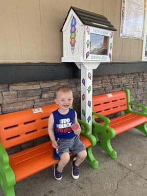 Kids benches and reading library