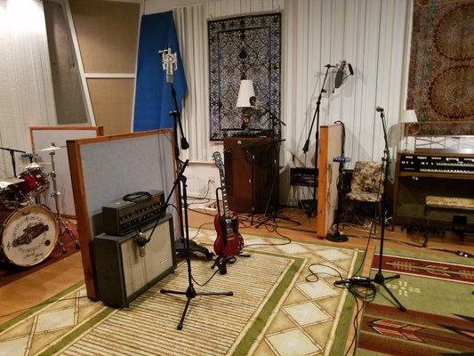 Tracking room