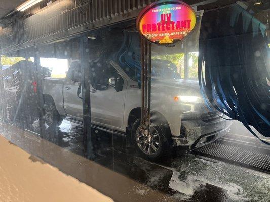 Car wash tunnel