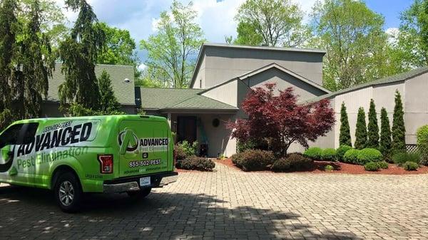 Advance Mosquito Suppression customers home during a treatment.