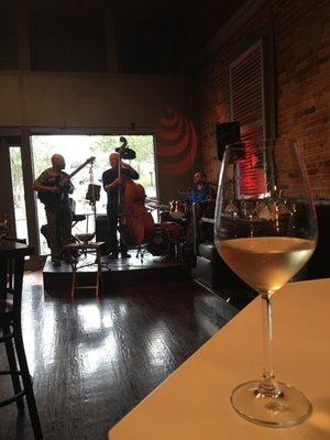 Wine and Jazz on a Thursday date night. Great music. Let's see how the food is.