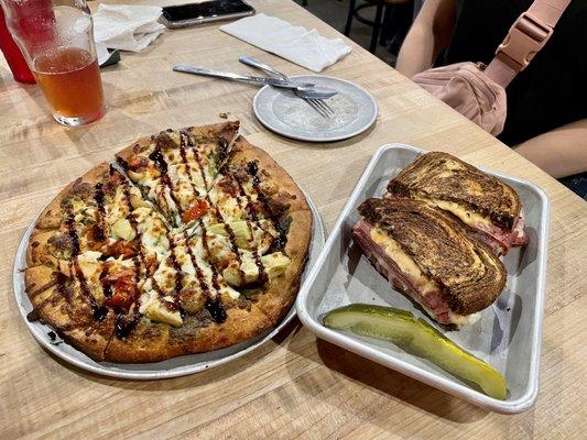 Flutes of the Chi pizza and The Rift (Reuben).