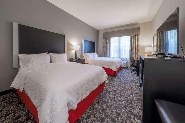 Hampton Inn & Suites DuPont