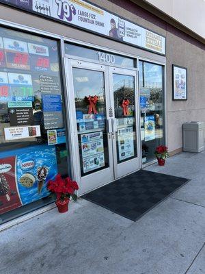 Chevron Car Wash is ready for the holidays!