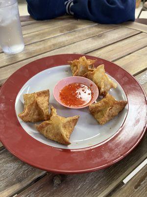 The crab Rangoon  was the best I have ever had !!!