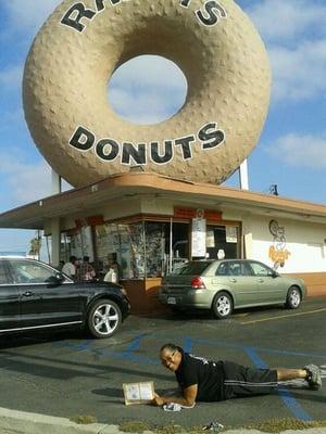 TEAM SKYPP! Linda at LA's famous RANDY's DONUTS!