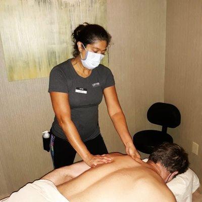 60 minute deep tissue massage with Lorena Lara