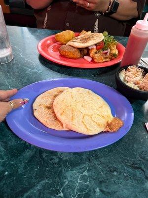 1 cheese , 1 Chicharron pupusa  & Plato Tipico