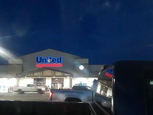 Exterior of the United store at Indiana and 130th.