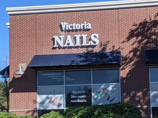 Victoria Nails