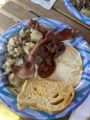 Basic breakfast with bacon