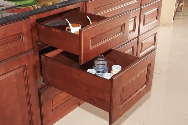 Dovetail drawers and Wholesale pricing to contractors and Homeowners!