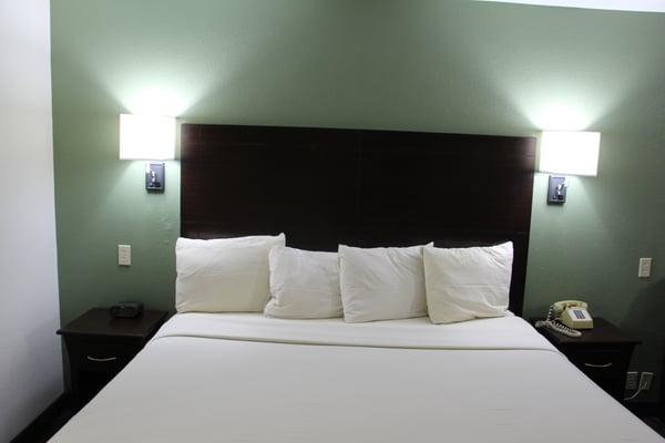 Regency Inn & Suites in Pittsburg Kansas