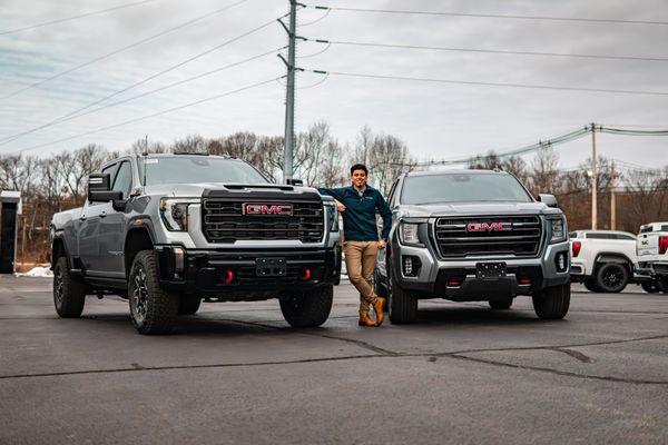 AT4x HD Duramax with the Yukon AT4 - Killer machines!