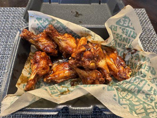 Classic Wings ; Spicy Korean Sauce.