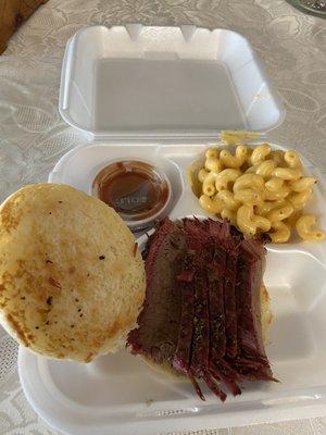 Tri-tip sandwich with Mac and cheese side!