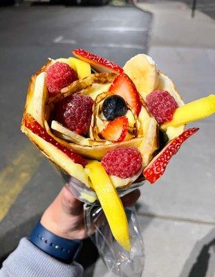 11. T-swirl Fruits Cocktail Crepe