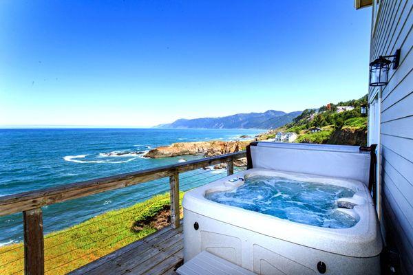 Hot Tub Overlooking the Pacific Ocean with King Range Mountains on the background. View from the unit " Exquisite Oceanvie"