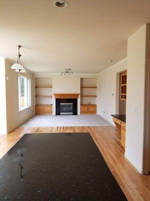 Light fixtures, counters, floors.... ready for new tenant!