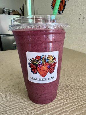 11.27.24 Luna - Strawberries, Banana, Blueberries, Cold Press Apple Juice