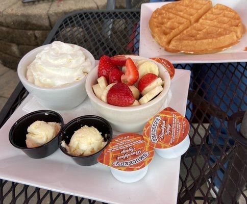 Belgian Waffle Fresh Fruit Topping