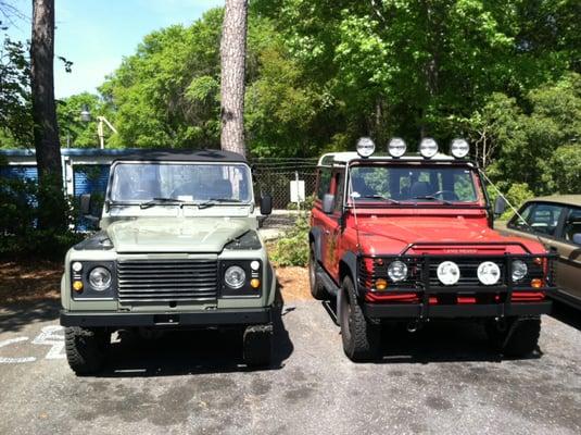 A pair of sweet looking Defenders.