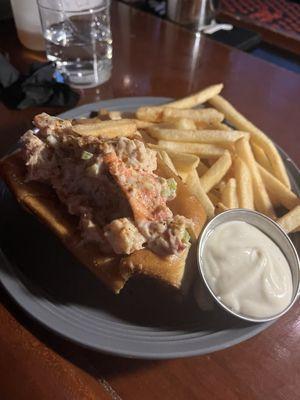 Lobster and shrimp roll