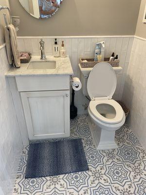 Toilet,faucet add sink