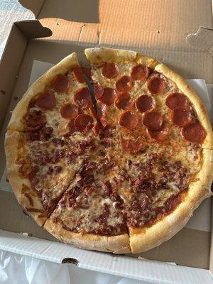 Ny style half bacon, half pepperoni