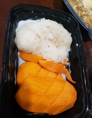 Mango sticky rice is delicious