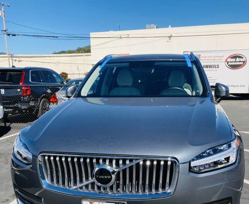 Windshield replacement Volvo XC90 2022