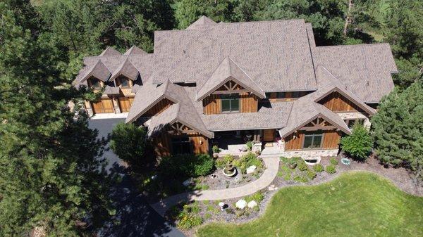 Beautiful designer GAF Grand Sequoia Impact Resistant Shingles