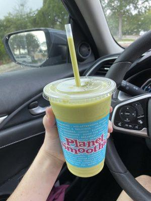 Free 22oz smoothie for my bday! The lean green extreme was delicious and the staff was very nice.