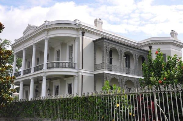 A house along our Garden District Tour.