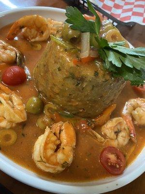 Mofongo con Camarones a la Criolla.