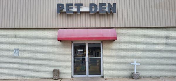 Pet Den Nederland, Texas 77627