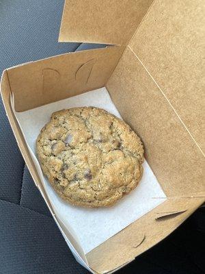 Oatmeal Chocolate Chip Cookie