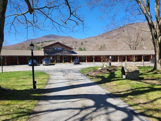 View of the inn from the driveway