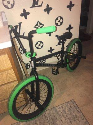 Bmx assembled bike