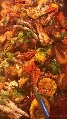 Great wall buffet special， the boil seafood with cajun sauce