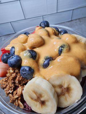 Pb Swizzle acai bowl