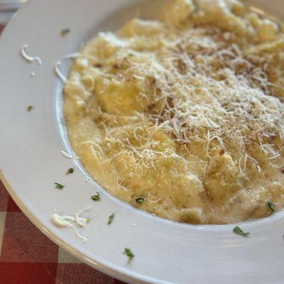 Baked Five Cheese Tortellini with more cheese