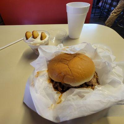 Large Sandwich, Banana Pud'n and water