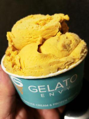 Shake Hands with Pumpkin Cheese Cake Gelato!! YUMMMMERS !!