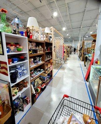 Sept 2021: A typical aisle & grocery-style cart